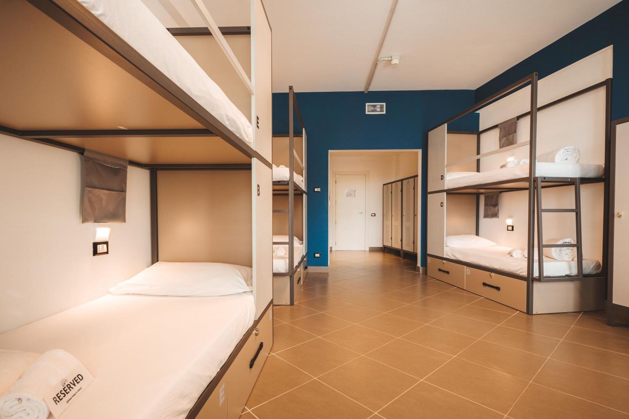 Lecco Hostel & Rooms Exterior photo